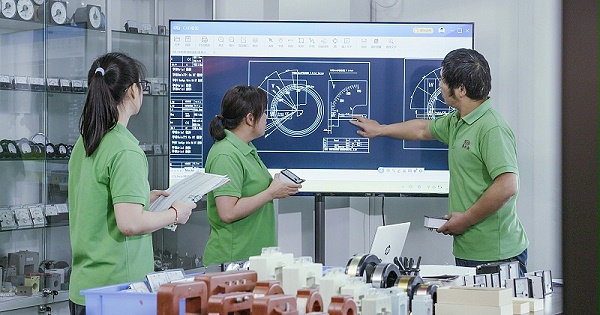 750_3096.MXF.17_37_34_23.Still001